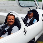 Guido schenkt ASG-32 Erstflug unserem Sepp Maier zum 90. Geburtstag